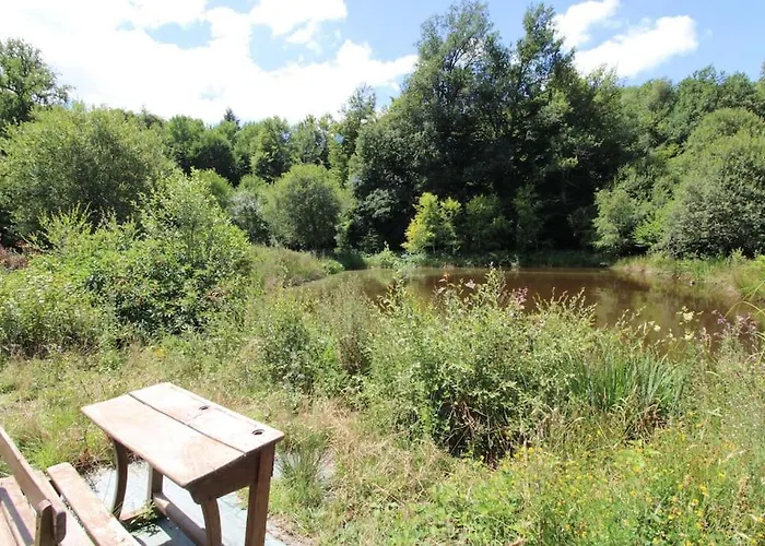 Le Clos De L\'Etang En Creuse